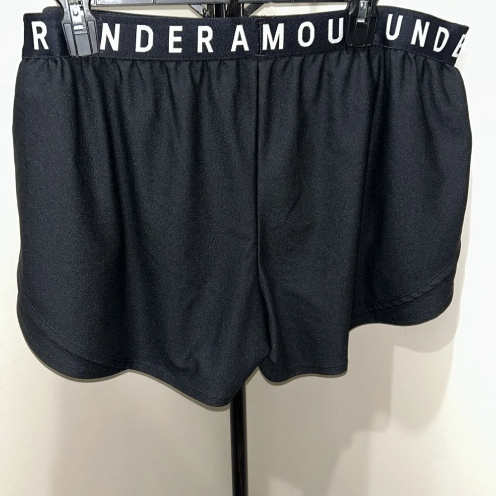 Under Armour Women's Black Shorts Size XXL - Picture 5 of 5